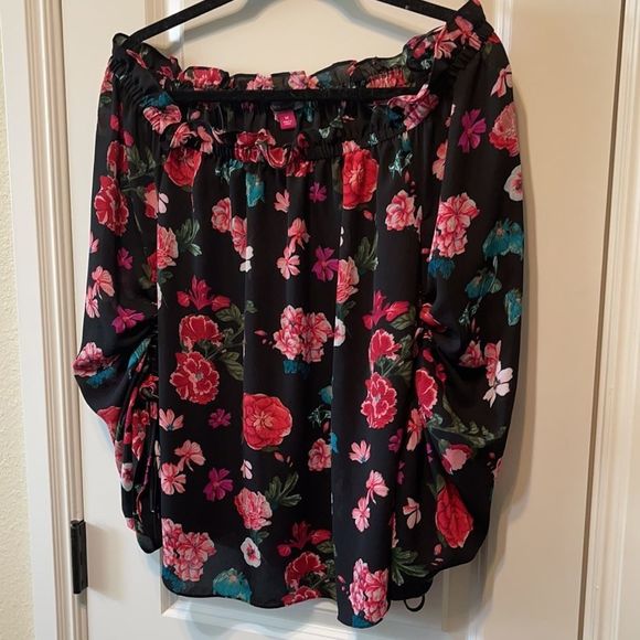 VINCE CAMUTO Floral Off Shoulder Blouse - Picture 13 of 15